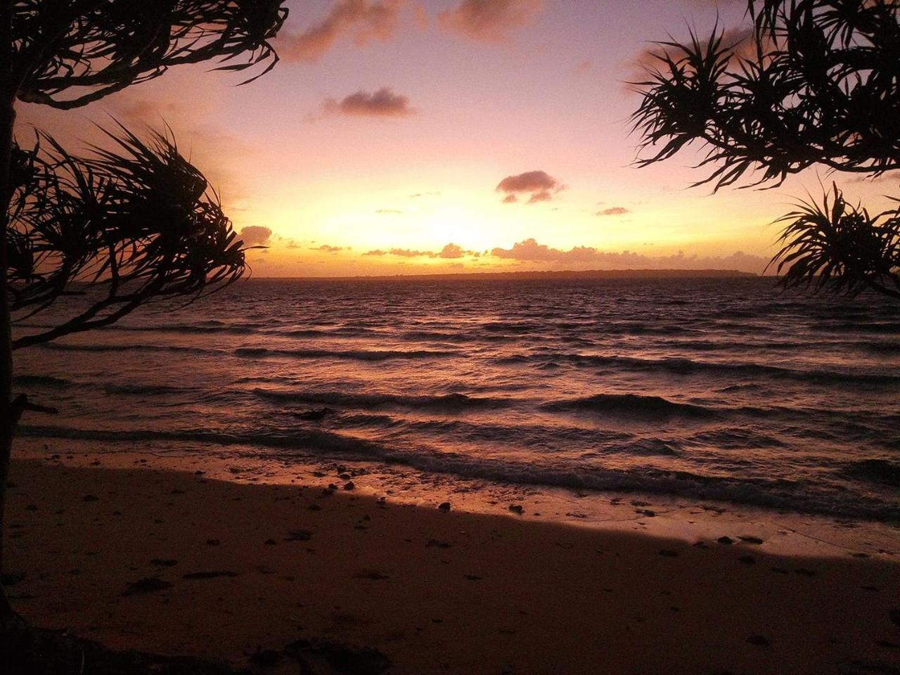 Aore Breeze Luganville Bagian luar foto